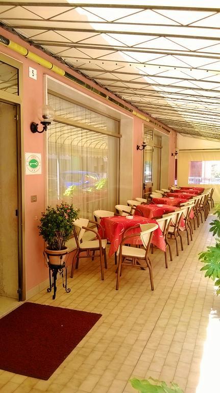 Due Palme Otel Caorle Dış mekan fotoğraf